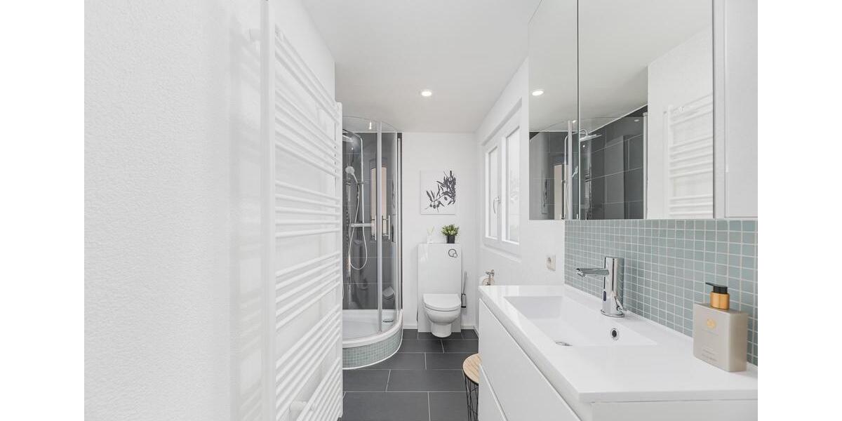 Wunderschönes Einfamilienhaus in Filderstadt Plattenhardt. Vollmöbliert, 3 Schlafzimmer 4 zimmer