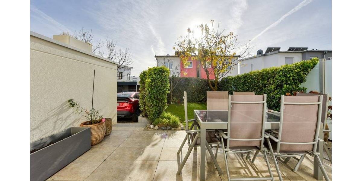 +++ 1-Fam.-DHH mit Garage, Stellplatz & Sauna - teilmöbliert inkl. EBK - ruhig, grün, gehoben - mind. 2 & max. 3 Jah... 5 zimmer