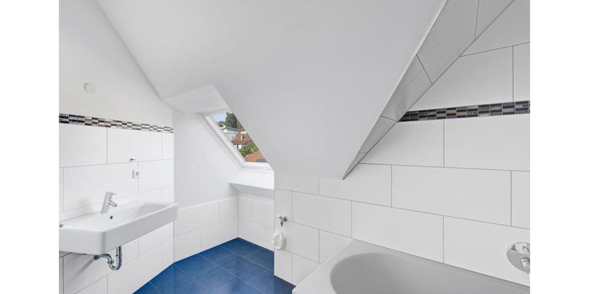 Dachgeschoßwohnung Esslingen am Neckar - 2.5 Zimmer, 49 m&sup2;, 800&euro; | Angebot:25989322