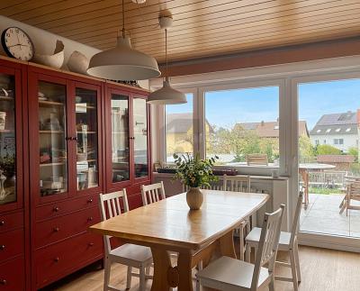 EIN ZUHAUSE MIT MÖGLICHKEITEN - Zweifamilienhaus Sindelfingen | Angebot:27289822