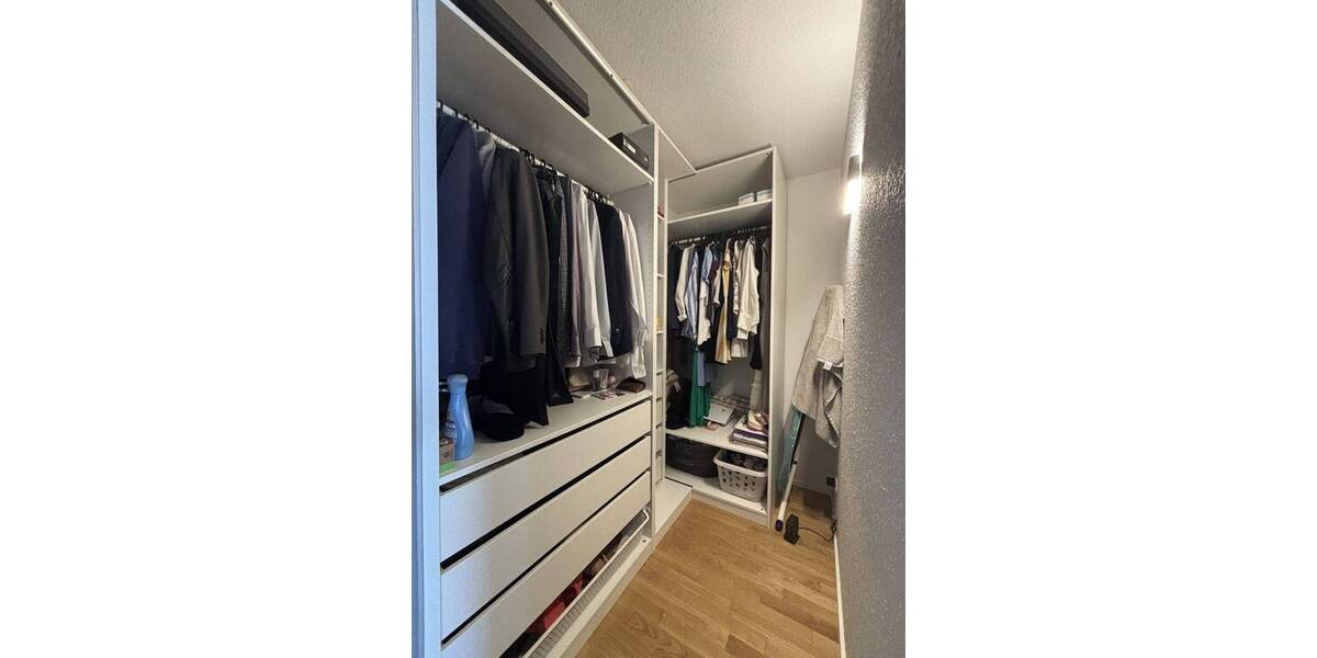 Reihenmittelhaus Freiberg am Neckar / Heutingsheim Heutingsheim - 4 Zimmer, 134 m&sup2;, 2.100&euro; | Angebot:26917533