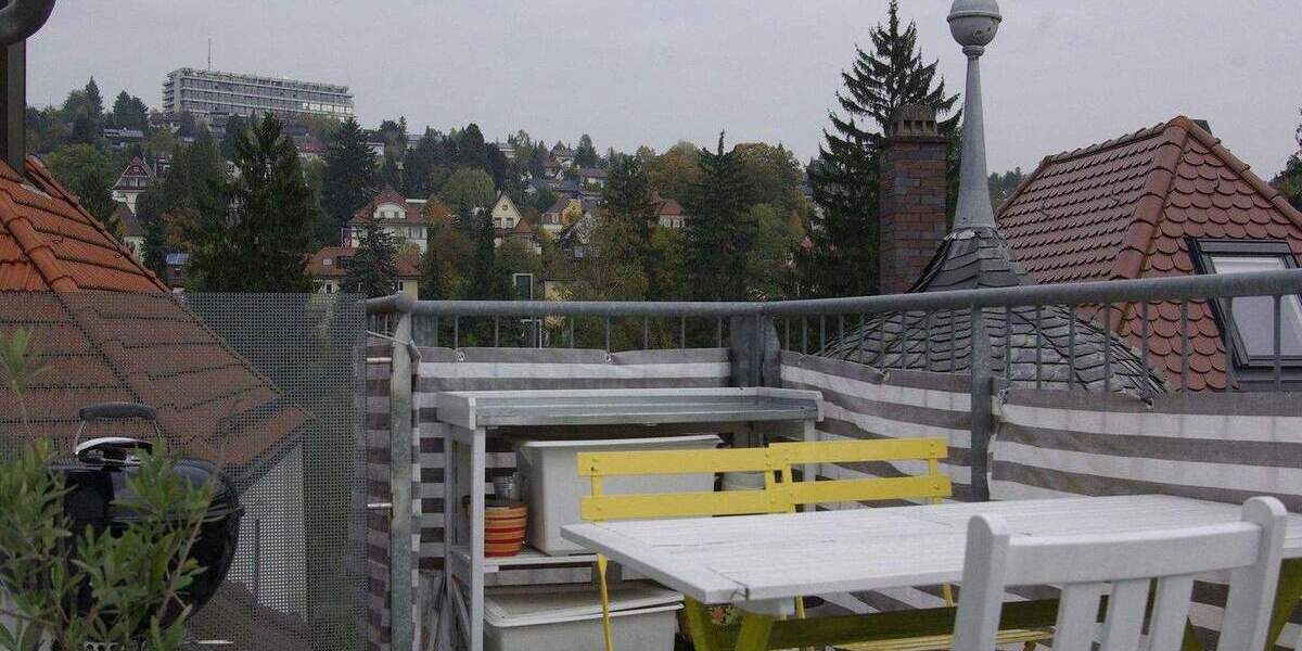 Provisionsfreie großzügige 3,5 Zimmer Dachgeschosswohnung 3 zimmer