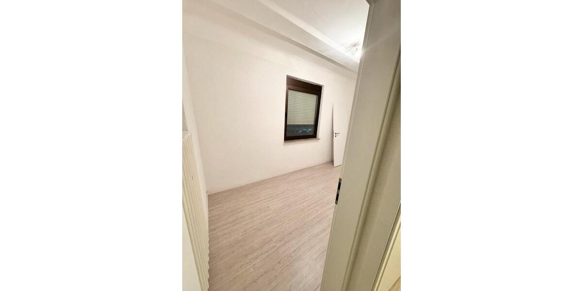 Etagenwohnung Stuttgart Neuwirtshaus - 5 Zimmer, 90 m&sup2;, 1.200&euro; | Angebot:24976103