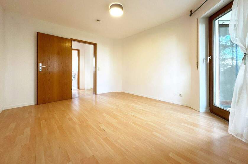 2,5-Zimmer-Erdgeschosswohnung mit sonniger Terrasse und Tiefgaragenstellplatz in Leonberg-Warmbronn 2 zimmer