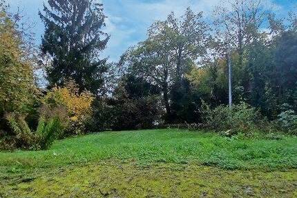 Zwei Baugrundstücke, genehmigt nach § 34 BauGB, für je 1 x DHH und Carport!