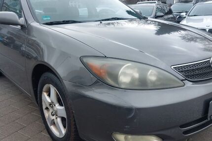 Toyota Camry 233.926 km 1.999 &euro; Fellbach 70736