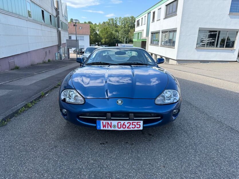 Jaguar XK8 104.000 km 14.999 € Fellbach 70736