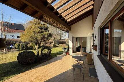 Haus Gärtringen - 3 Zimmer, 131 m&sup2;, 1.950&euro; | Angebot:25800926