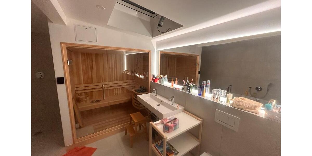 Dachgeschoßwohnung Stuttgart Bad Cannstatt - 5 Zimmer, 145 m&sup2;, 2.660&euro; | Angebot:26384372