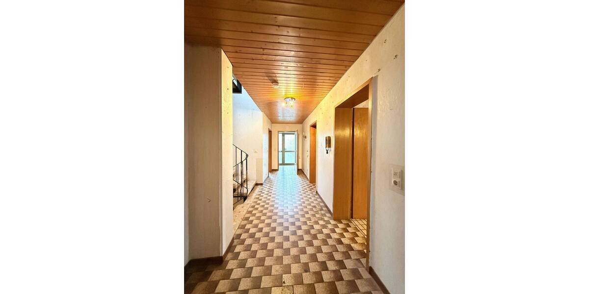 Mehrfamilienhaus, Wohnhaus Böblingen Dagersheim - 8 Zimmer, 208 m&sup2;, 389.000&euro; | Angebot:26787384