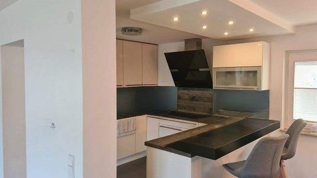 Außergewöhnliches Wohnambiente! Terrassenwohnung in Dreifamilienhaus mit Doppelgarage! 4 zimmer