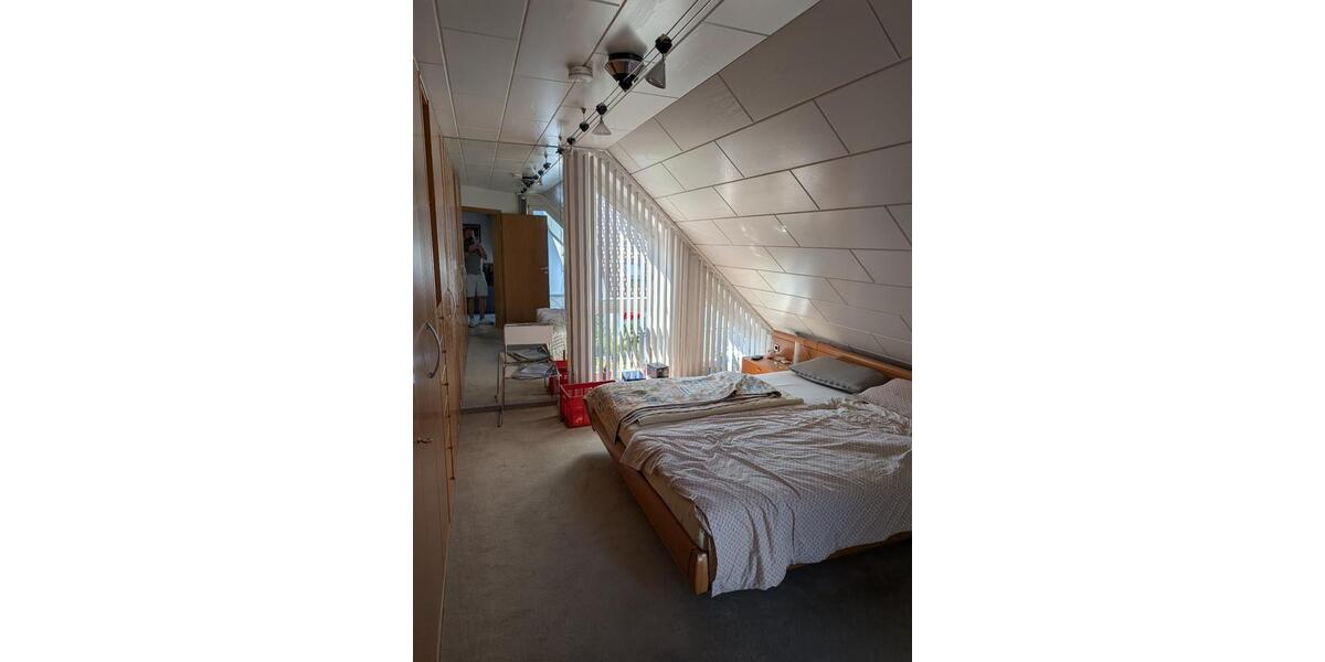 Wohnen über den Weinbergen – Stilvolle 3,5-Zimmer-Maisonette 3.5 zimmer