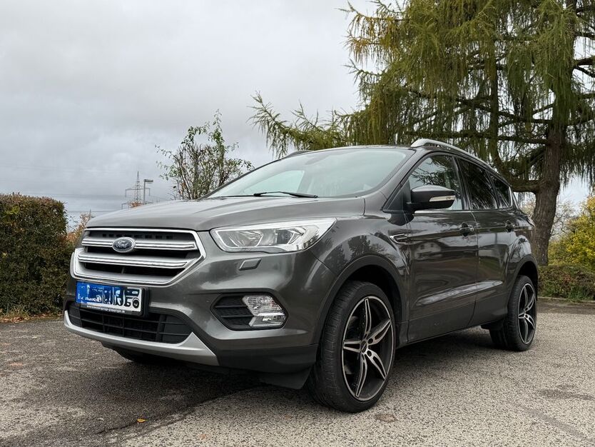 Ford Kuga 86.000 km 12.699 € Herrenberg 71083