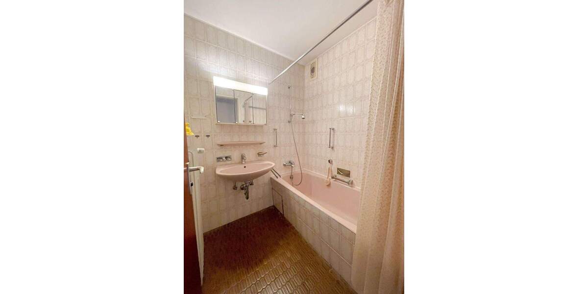 Etagenwohnung Stuttgart Sonnenberg - 2 Zimmer, 71 m&sup2;, 295.000&euro; | Angebot:24776690