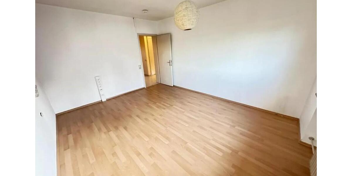 Provisionsfrei: Etagenwohnung mit 4 Zimmern 4 zimmer