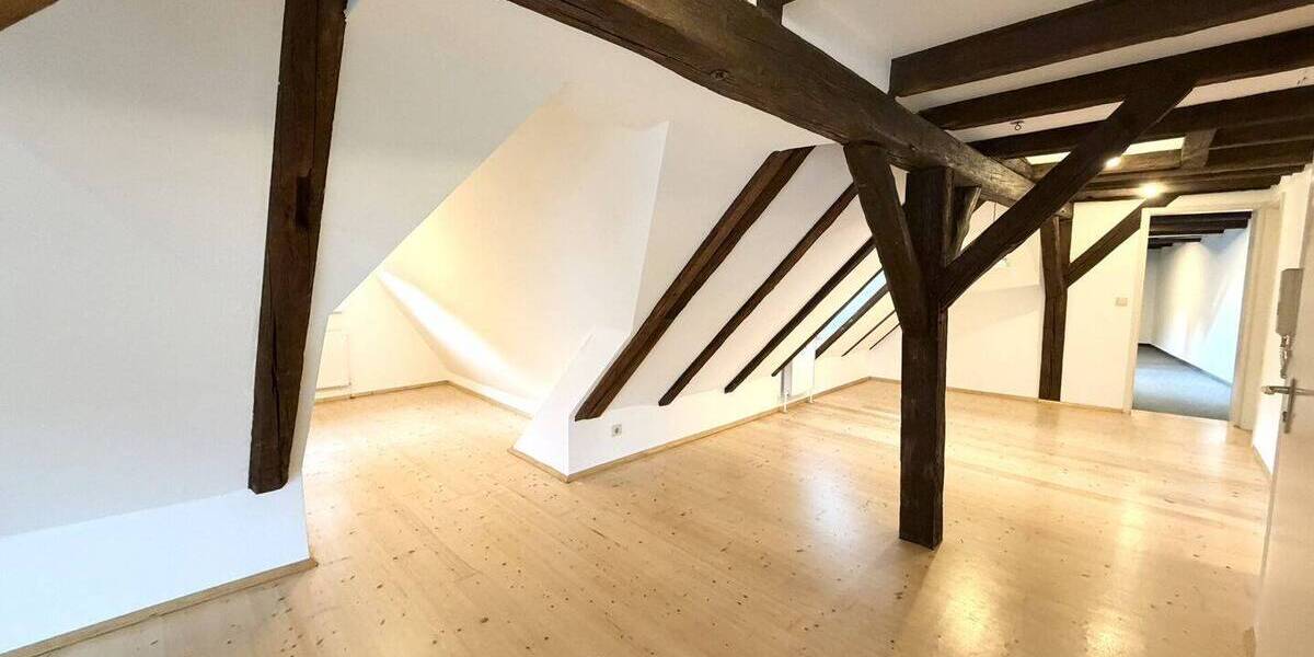 Etagenwohnung Esslingen am Neckar Stadtmitte - 3 Zimmer, 105 m&sup2;, 1.400&euro; | Angebot:26806852