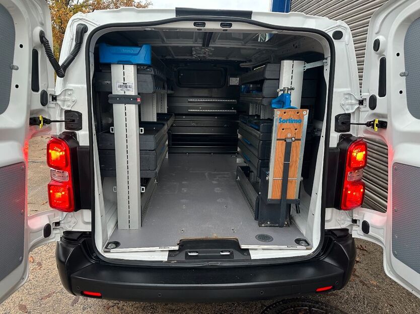 Opel Vivaro 128.932 km 14.900 € Sindelfingen 71065