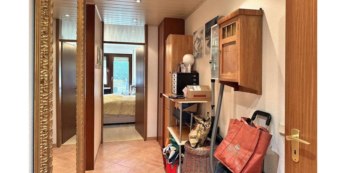 Etagenwohnung Stuttgart Botnang - 3 Zimmer, 100 m&sup2;, 440.000&euro; | Angebot:26170579