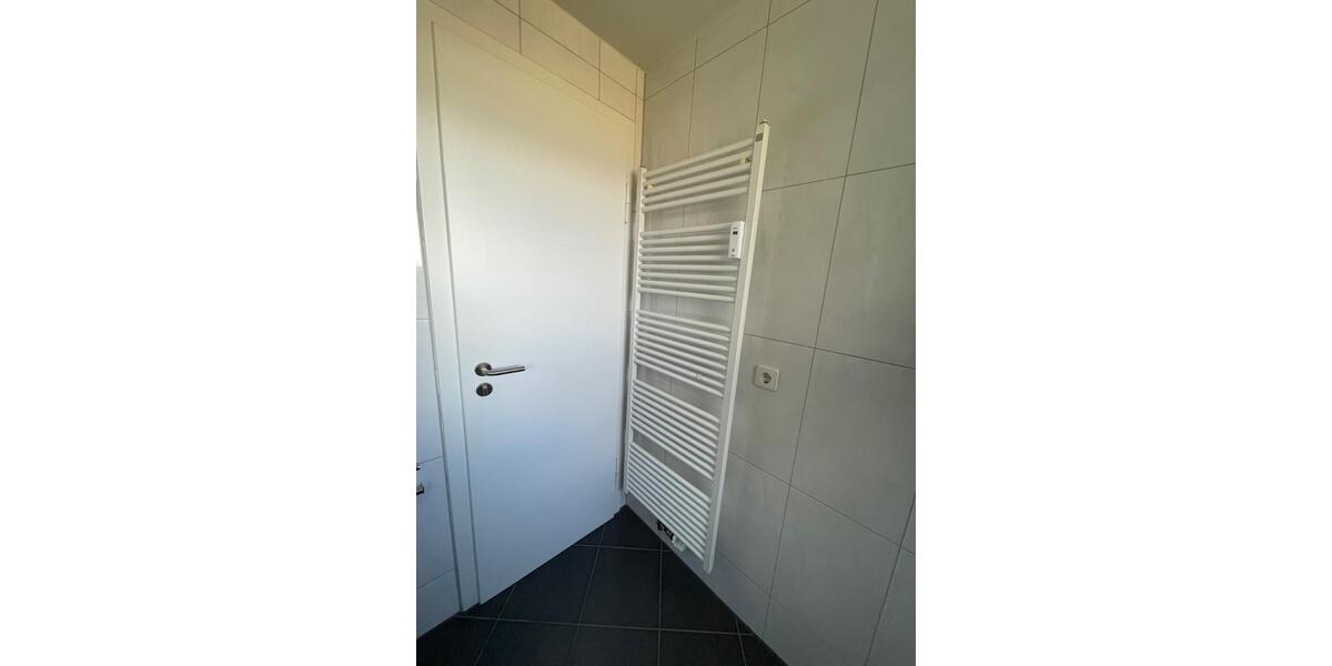 Gehobene 3,5-Zimmer Wohnung mit Süd-Balkon, EBK & Garage in Stgt 3.5 zimmer