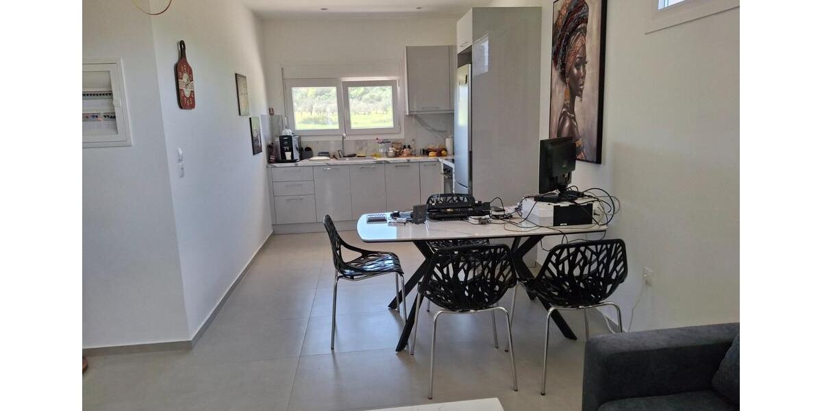 Mehrfamilienhaus, Wohnhaus Stuttgart Luginsland - 4 Zimmer, 120 m&sup2;, 179.000&euro; | Angebot:25902737