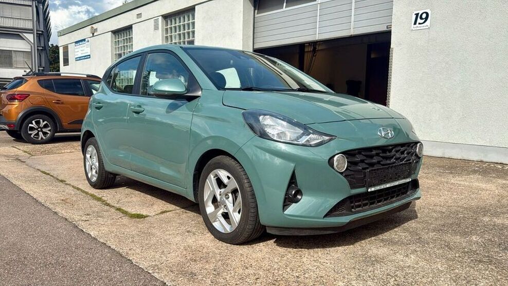 i10
