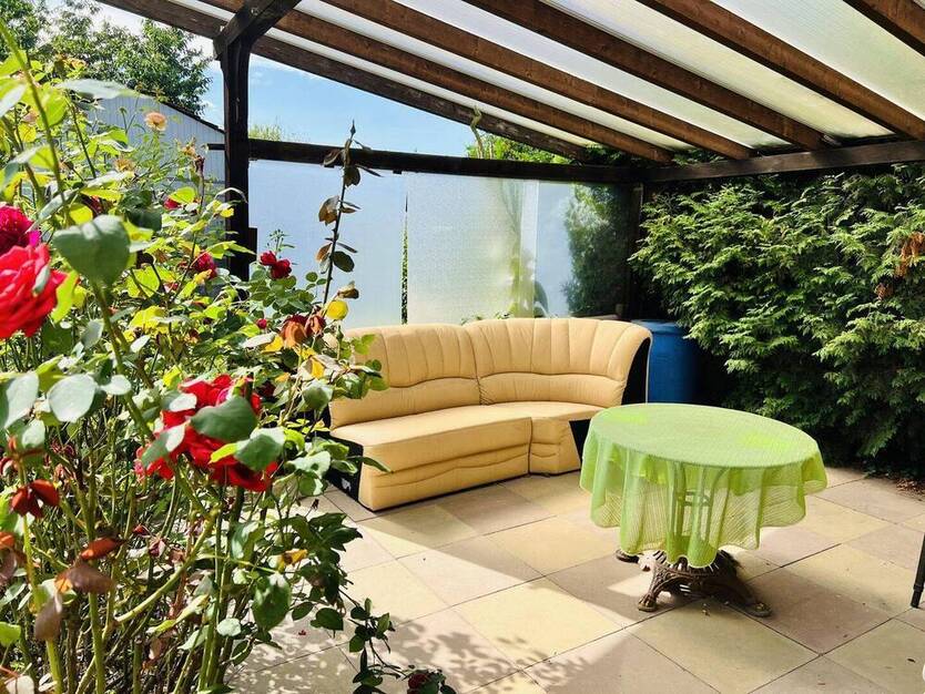 Traumhaus mit großem GartenWintergartenTerrasse und Garage in ruhiger Lage