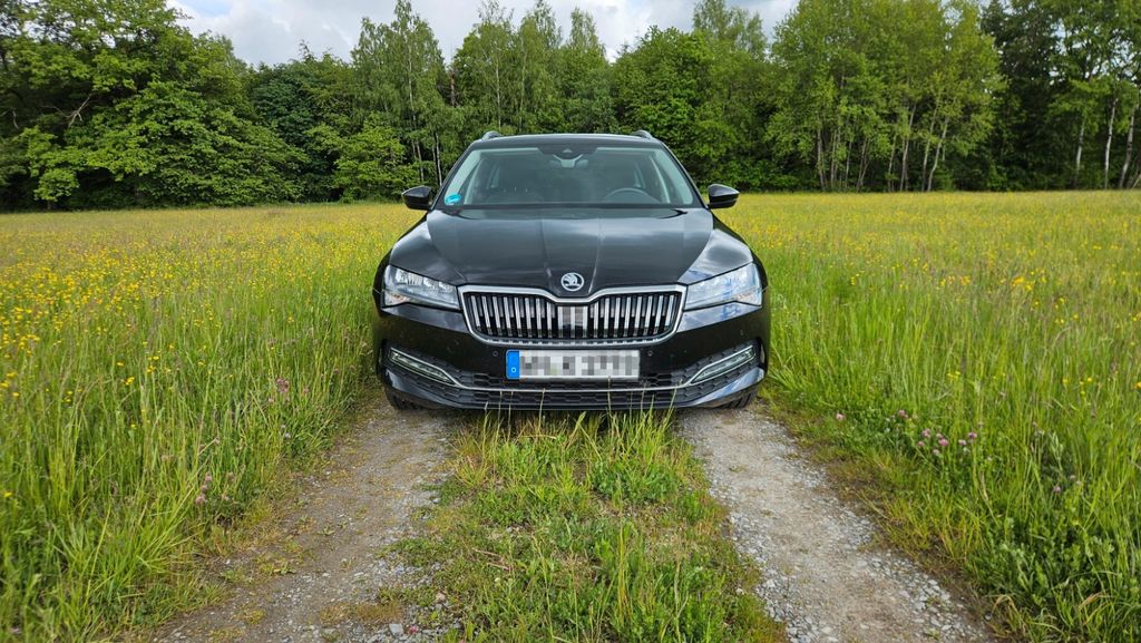Skoda Superb 30.000 km 29.470 &euro; Auenwald 71549