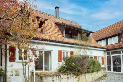 Haus zum Kaufen in Stuttgart 1.280.000 € 227.37 m² 9.5 zimmer