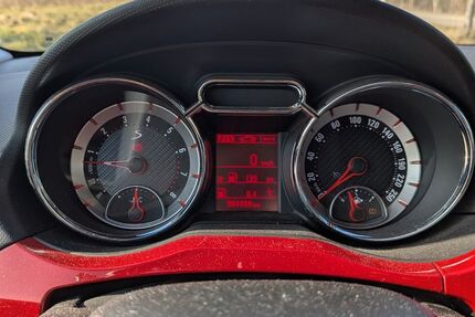 Opel Adam 84.000 km 8.900 &euro; Ditzingen 71254