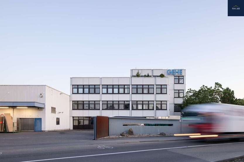 Büro in Stuttgart 33.360 € 3336 m²