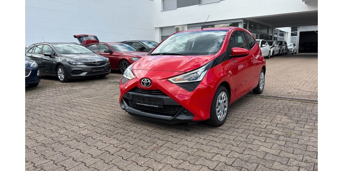 Toyota Aygo (X) 83.647 km 7.695 &euro; Stuttgart 70597