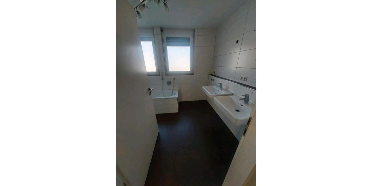 Dachgeschoßwohnung Ostfildern - 5 Zimmer, 130 m&sup2;, 1.650&euro; | Angebot:24605853