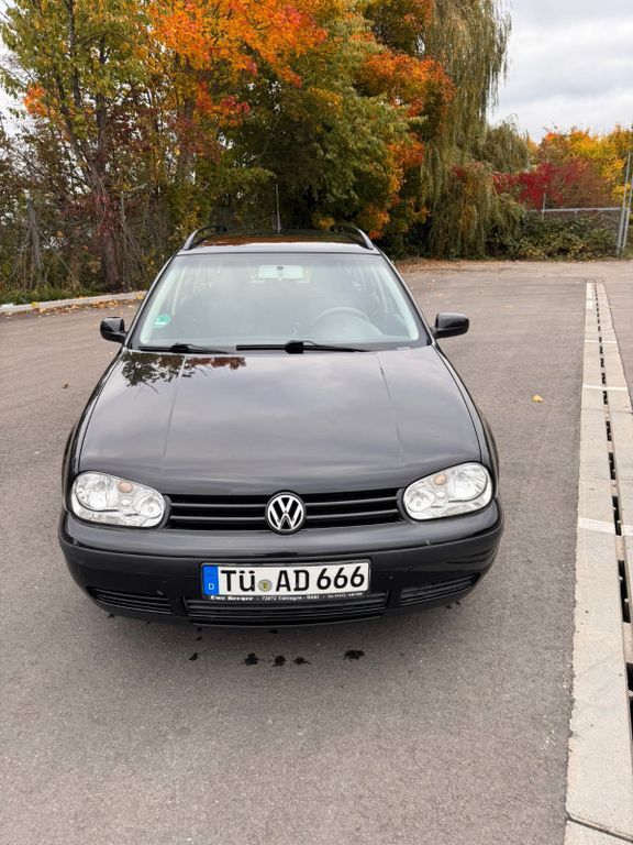 VW Golf 220.000 km 3.199 € Tübingen 72072