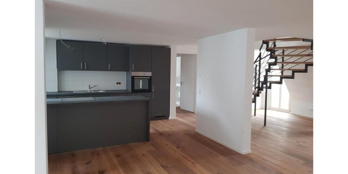 Maisonettenwohnung Stuttgart Feuerbach - 4 Zimmer, 140 m&sup2;, 1.899&euro; | Angebot:26104288