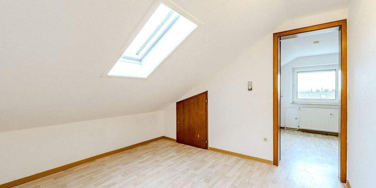Mehrfamilienhaus, Wohnhaus Sindelfingen / Maichingen Maichingen - 8 Zimmer, 145 m&sup2;, 695.000&euro; | Angebot:25746135