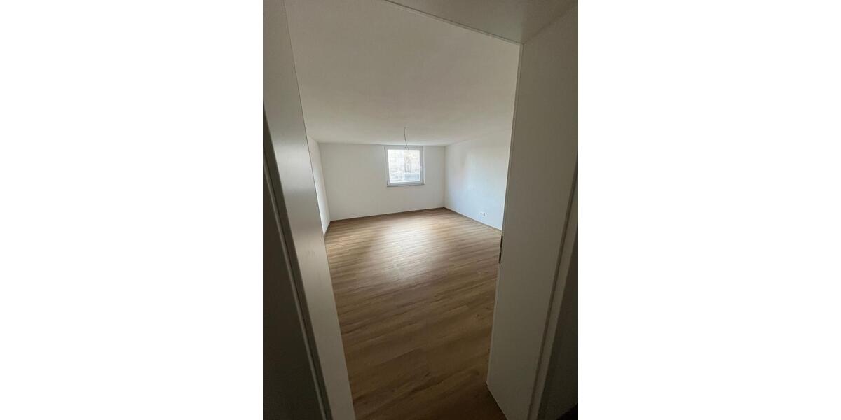 Erdgeschoßwohnung Stuttgart Vaihingen - 4 Zimmer, 20 m&sup2;, 1.200&euro; | Angebot:25418111