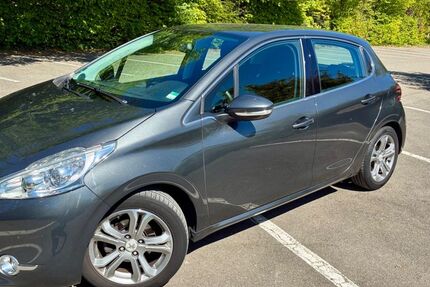 Peugeot 208 105.000 km 4.300 &euro; Stuttgart 70469
