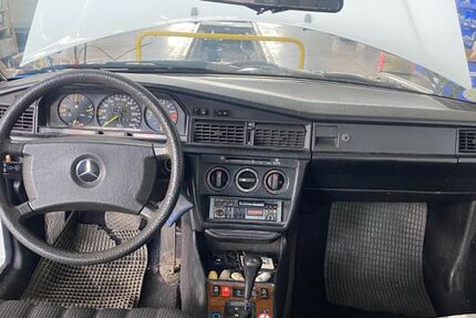 Mercedes-Benz 190 216.000 km 3.000 &euro; Korntal 70825