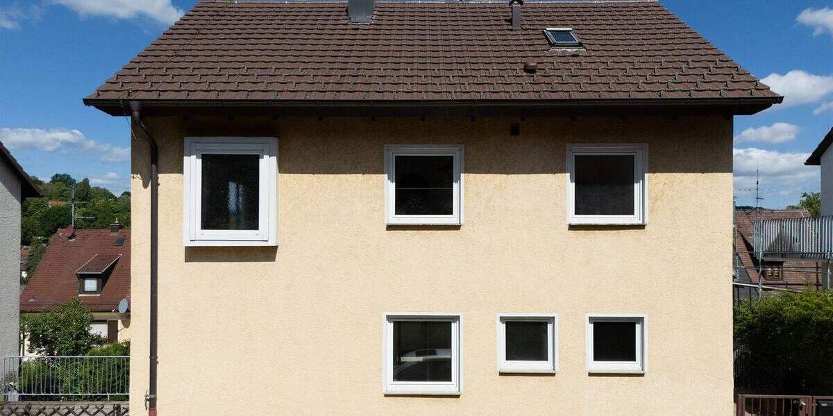 Freistehendes Ein-Zweifamilienhaus mit schönem Garten 8 zimmer