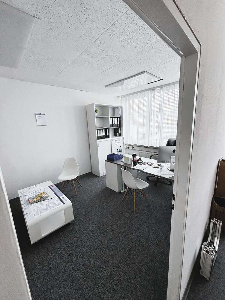 Büro in Stuttgart - Zuffenhausen 368 € 33.4 m²
