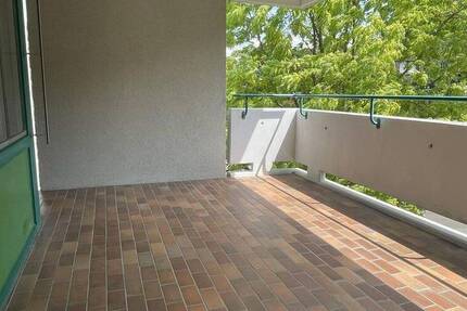 Wohnen ohne Kompromisse: ca. 84 qm, helle Wohnung mit großzügigem Balkon und TG-Stellplatz!