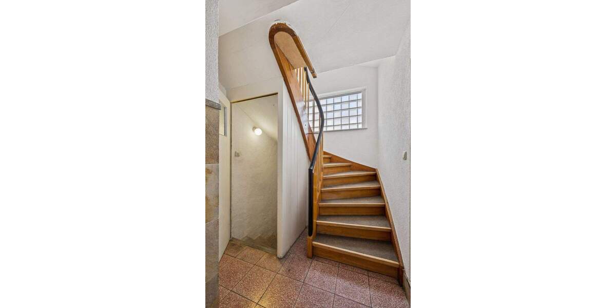 Einfamilienhaus mit Garage und großem Entwicklungspotenzial 4 zimmer