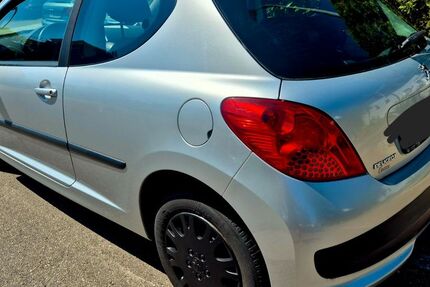 Peugeot 207 157.400 km 1.799 &euro; Filderstadt 70794
