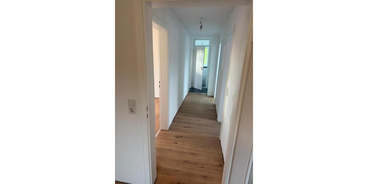 Dachgeschoßwohnung Ludwigsburg Eglosheim - 3 Zimmer, 47 m&sup2;, 890&euro; | Angebot:26234301