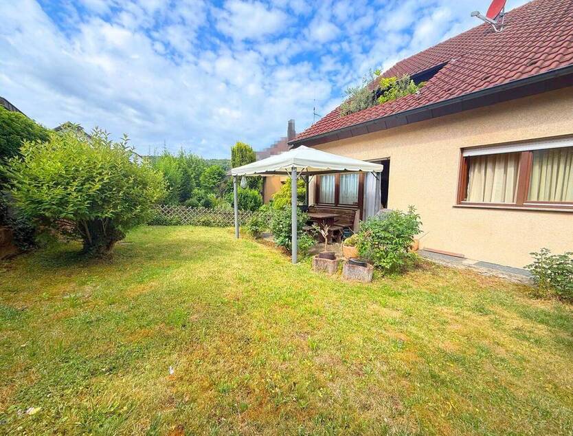 Vermietetes Mehrfamilienhaus in bester Lage von Weinstadt-Schnait