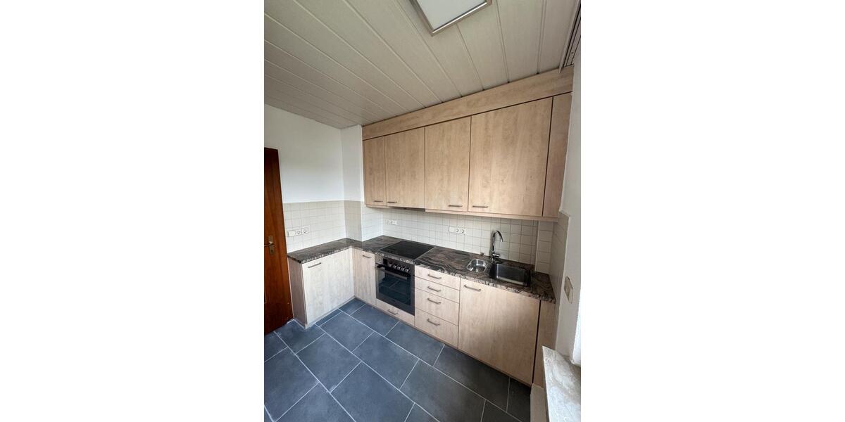 Etagenwohnung Stuttgart Zuffenhausen - 4 Zimmer, 85 m&sup2;, 1.600&euro; | Angebot:26648300