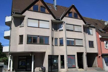 3-Zimmer-Dachgeschoß-Wohnnung in Bahnhofsnähe zimmer