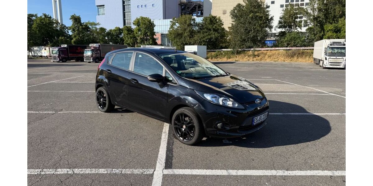 Ford Fiesta 49.978 km 4.990 &euro; Stuttgart 70188