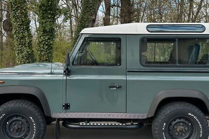 Land Rover Defender 116.200 km 33.900 &euro; Stuttgart 70597