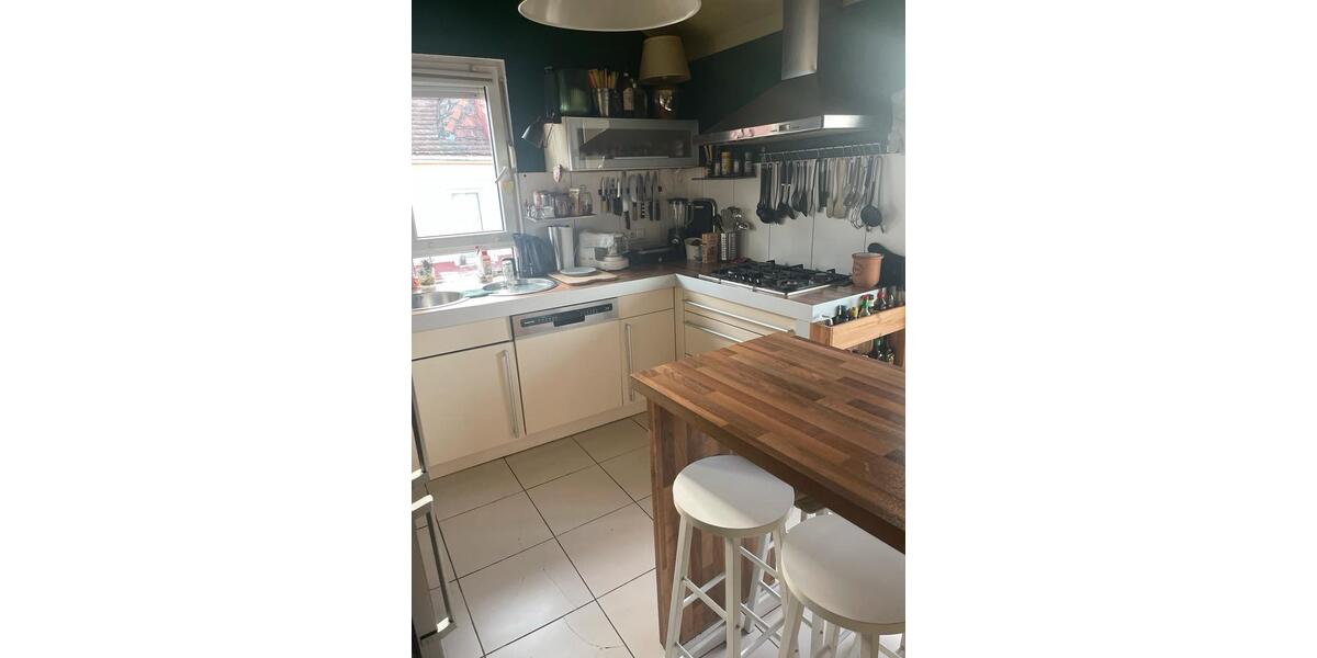 Etagenwohnung Stuttgart Luginsland - 4 Zimmer, 130 m&sup2;, 600&euro; | Angebot:25922271